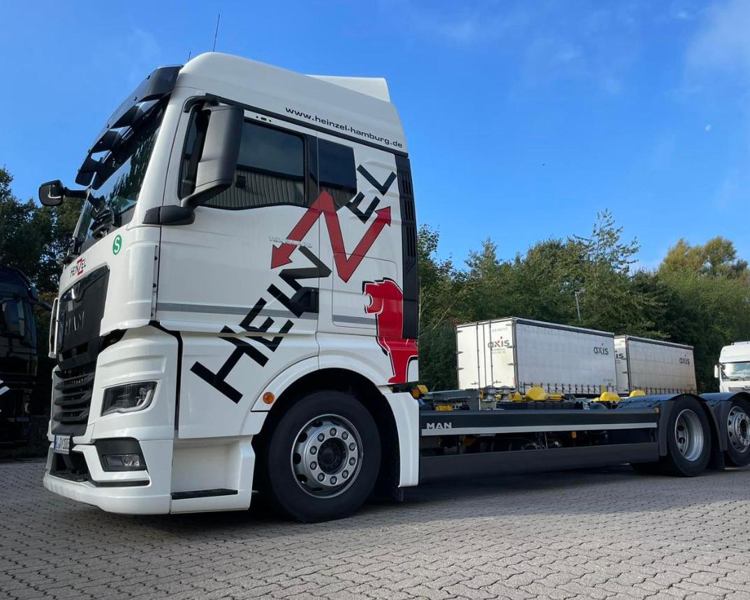 Foliencrew – Heinzel LKWs: Flottenbeschriftung mehrerer LKWs
