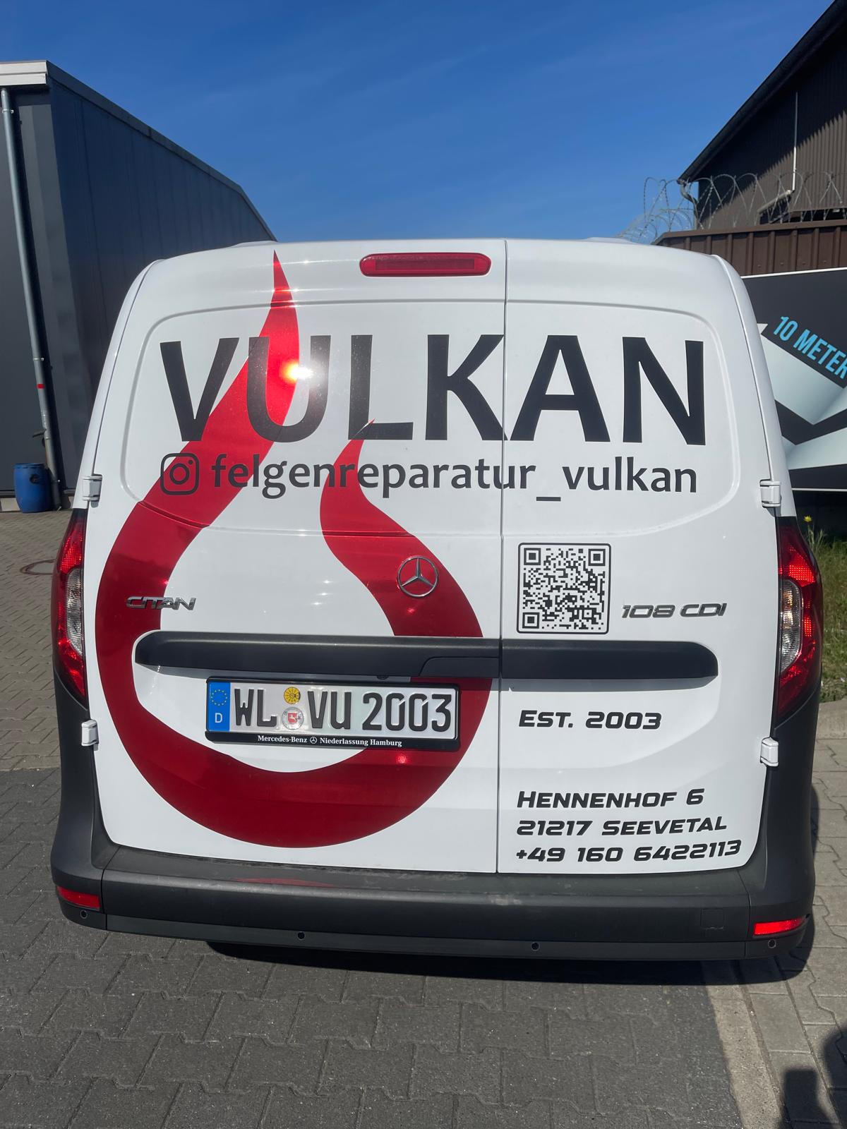 Foliencrew – Werbetechnik Projekt: Fahrzeugbeschriftung individuell