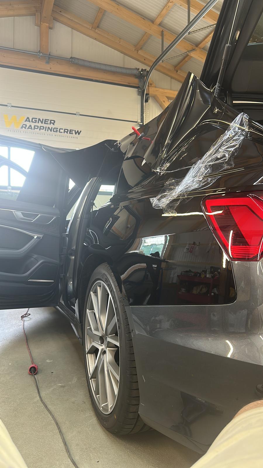 Foliencrew – Audi A6: Vollfolierung Schwarz Glossy – 3M Premium