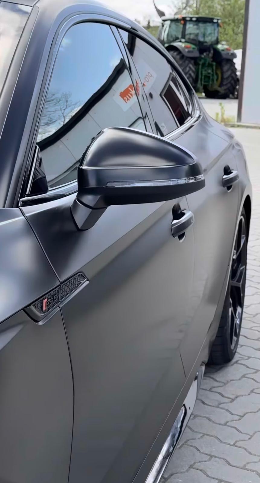 Foliencrew – Audi RS5: Vollfolierung Schwarz Matt + Chrome Delete